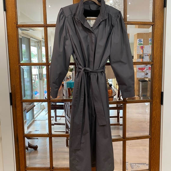 London Fog Maincoats Trench coat. Pewter Grey. 4 buttons on front. Tie waist. M - Picture 2 of 10